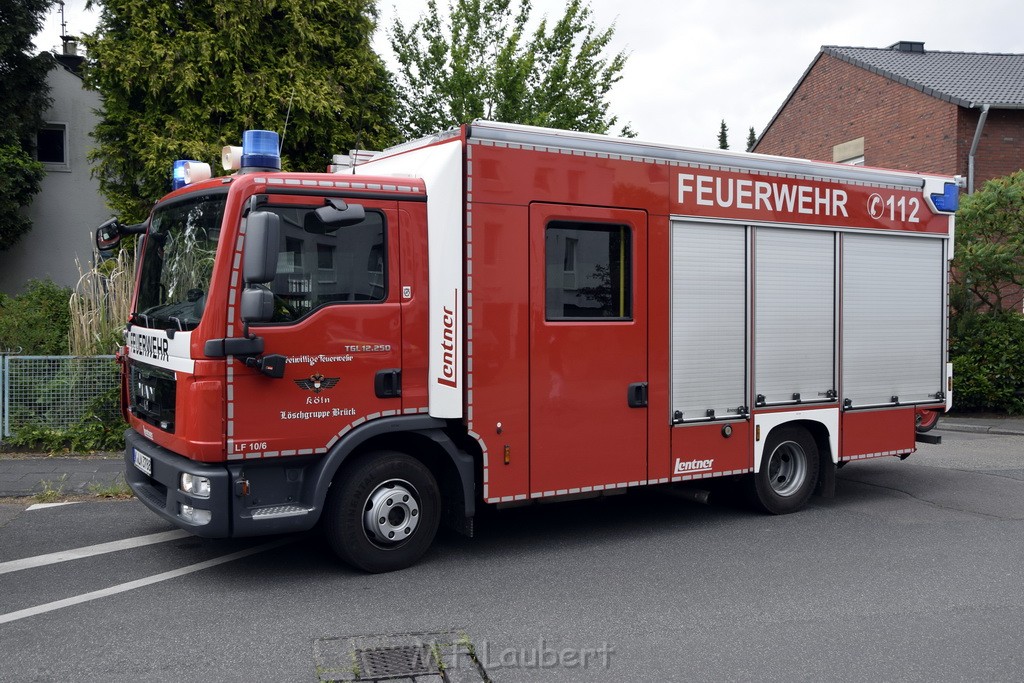 Feuer 2 Koeln Brueck Am Schildschen P24.JPG - Miklos Laubert